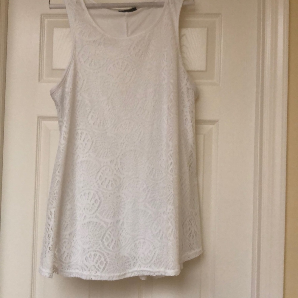 JM Fleurette 2X Sleeveless Lace Tank with Shell Pattern